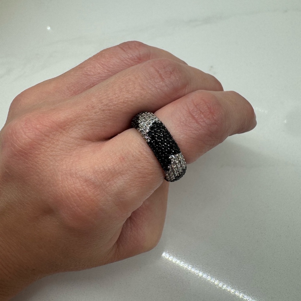 Chic Black and Silver Women's Ring